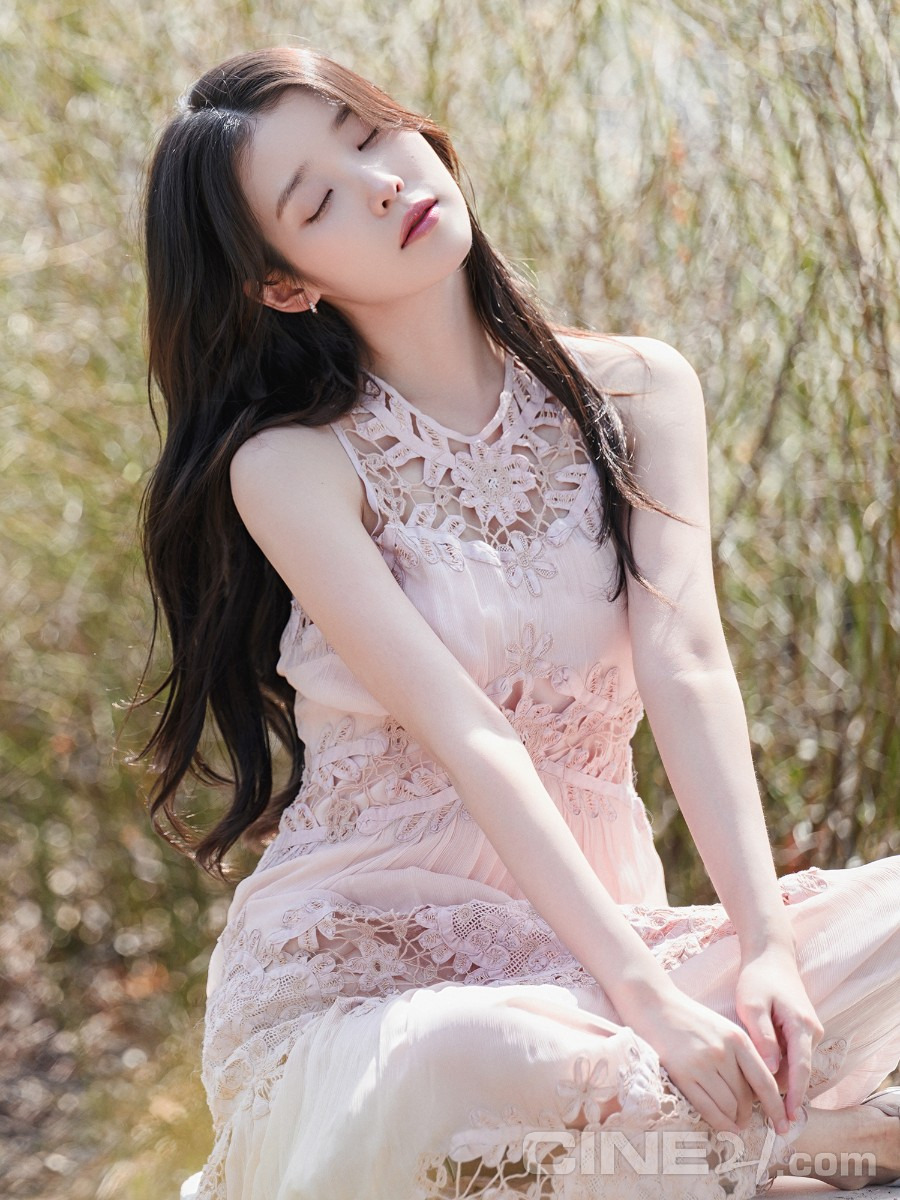 아이유 씨네 21 화보 | 인스티즈