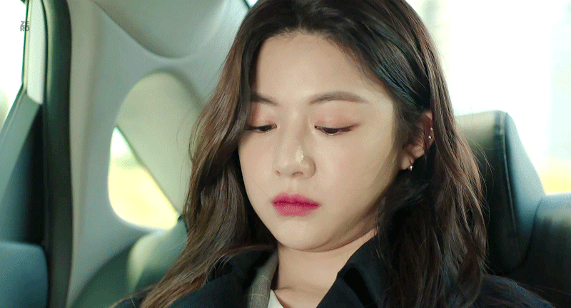 배우 고윤정 살 조금 쪘었다는 드라마 로스쿨 시절.gif | 인스티즈