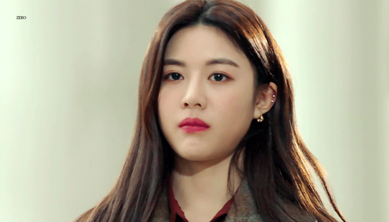 배우 고윤정 살 조금 쪘었다는 드라마 로스쿨 시절.gif | 인스티즈