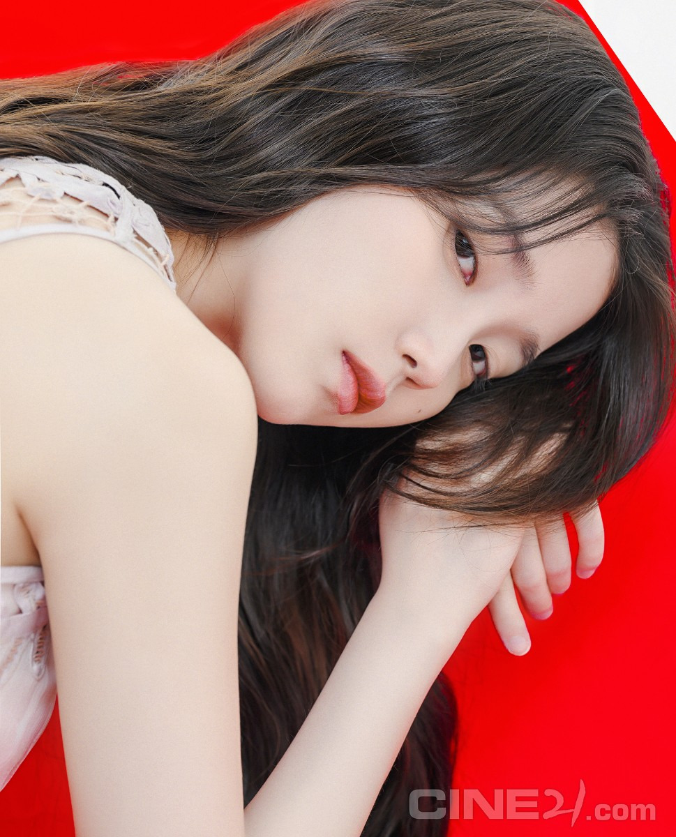 아이유 씨네 21 화보 | 인스티즈