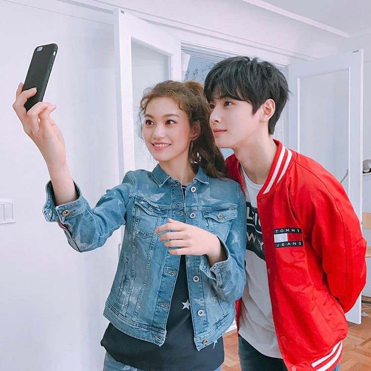 성장통 오는 김도연과 차은우 투샷 | 인스티즈