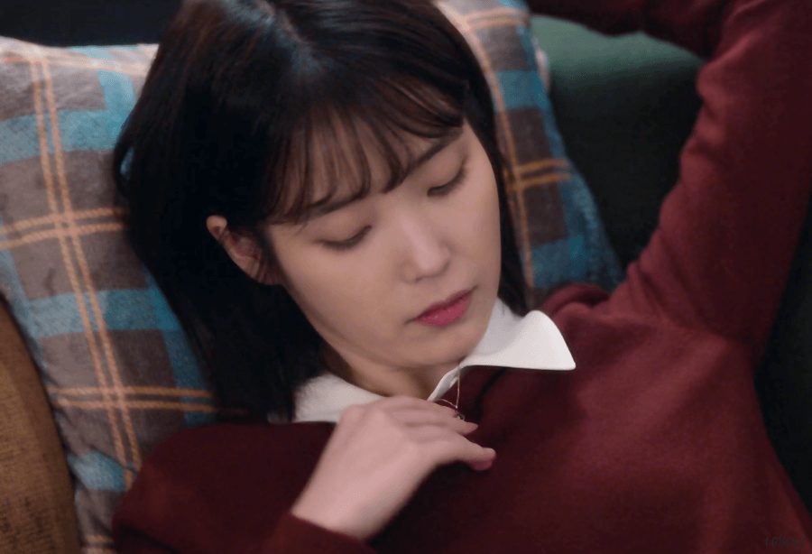 폭삭 속았수다 제4막 겨울 아이유씬.gif | 인스티즈