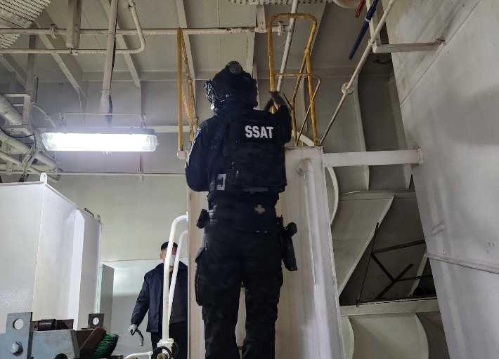 美 FBI 첩보 입수…강릉 옥계항 선박서 '마약 의심 물질' 대량 발견 | 인스티즈