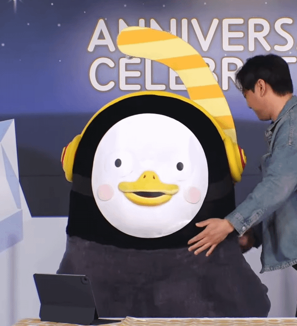 데뷔 6주년 라방하는 펭수 얼굴상태.. | 인스티즈