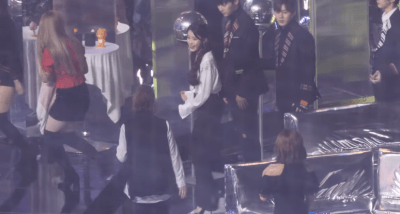 아이유는 이런 사소한 포인트에서 인성이 보인다 | 인스티즈