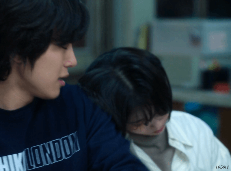 폭삭 속았수다 제4막 겨울 아이유씬.gif | 인스티즈