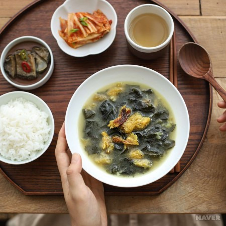 극명하게 갈린다는 취향, 미역국 재료 최고 존엄은? | 인스티즈