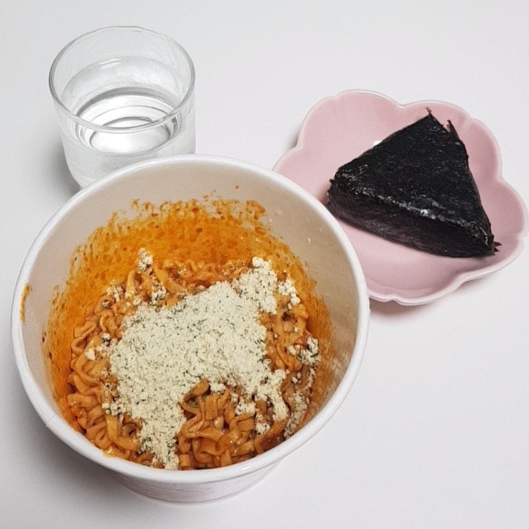 맵찔이들이 많이 먹는다는 까르보불닭볶음면....jpg | 인스티즈