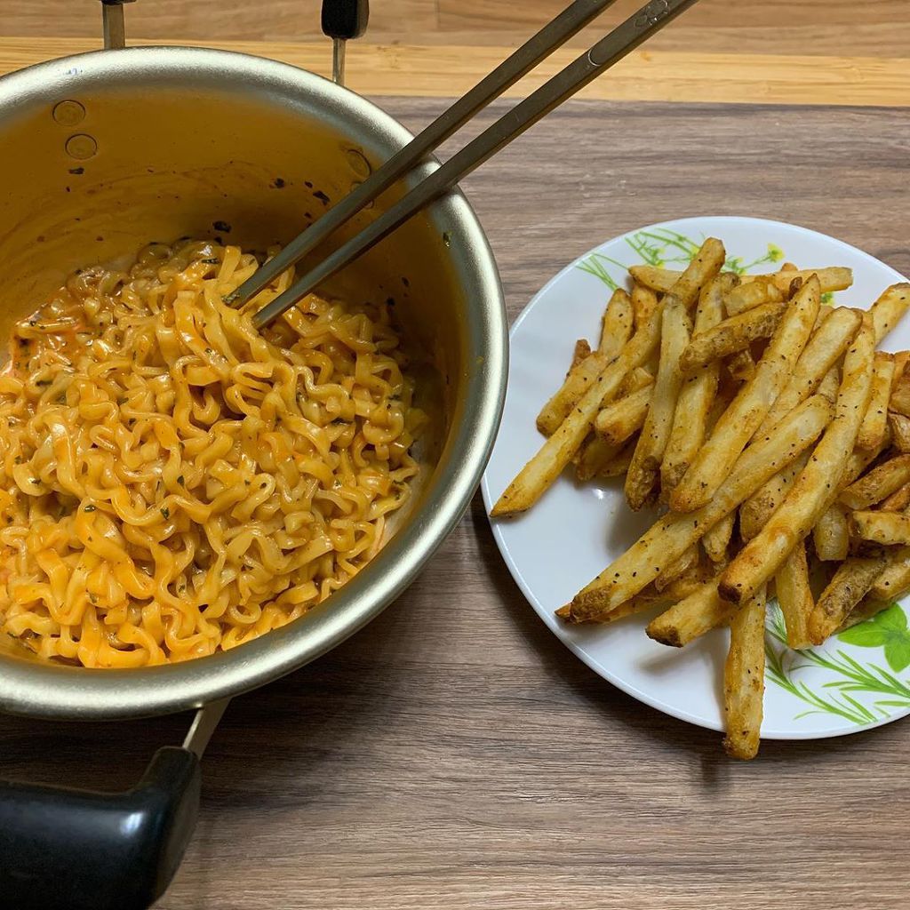 맵찔이들이 많이 먹는다는 까르보불닭볶음면....jpg | 인스티즈