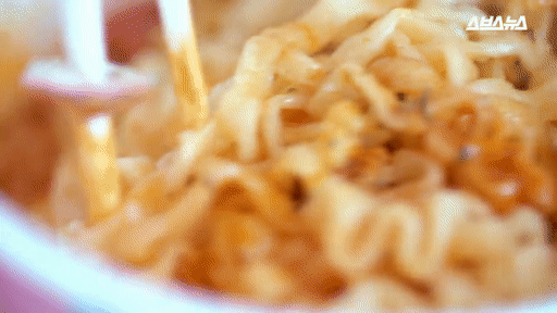 불닭볶음면이 만들어지는 제조 과정.gif | 인스티즈