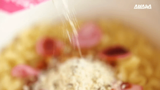 불닭볶음면이 만들어지는 제조 과정.gif | 인스티즈