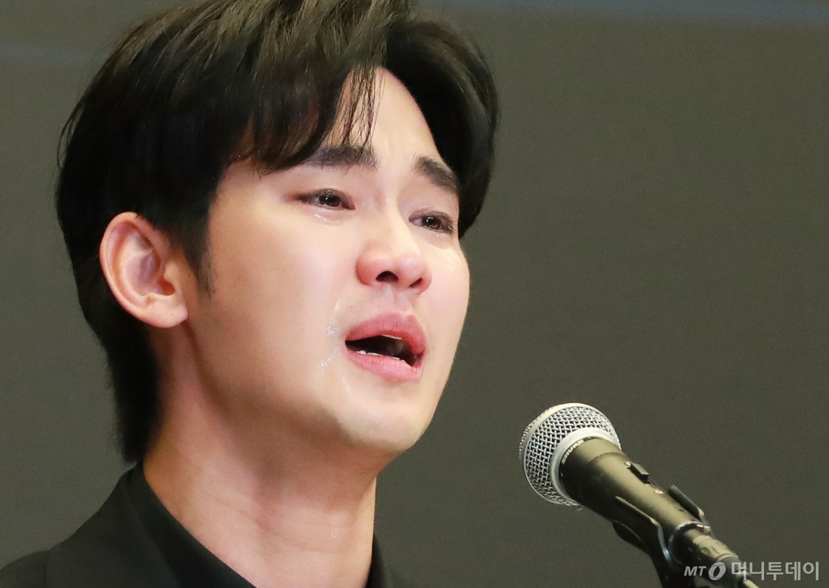 아직 위약금 요구한 곳은 거의 없다는 김수현 | 인스티즈