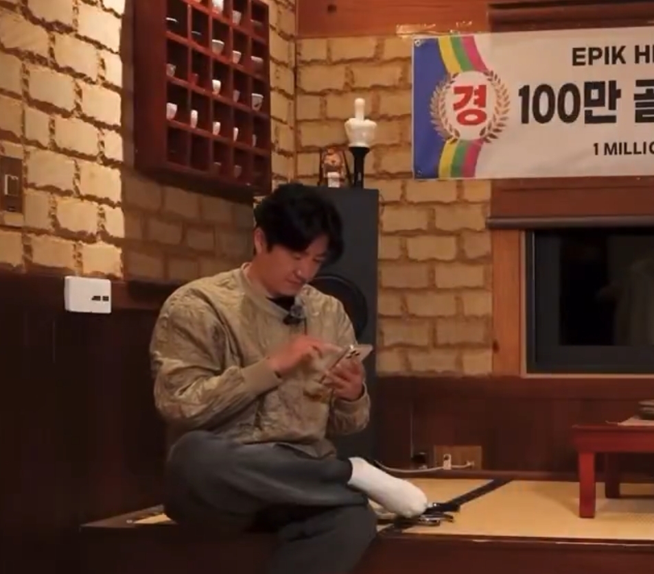  타블로 딸 하루랑 통화하는 투컷.twt