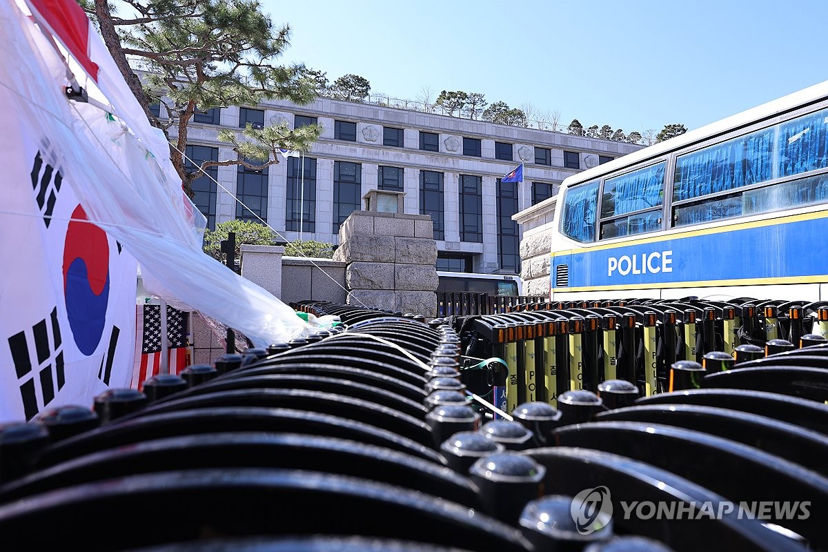  尹선고 3월 예상했던 경찰…예산도 인력도 &apos;번아웃&apos; [1년예산 76.9% 3개월 만..