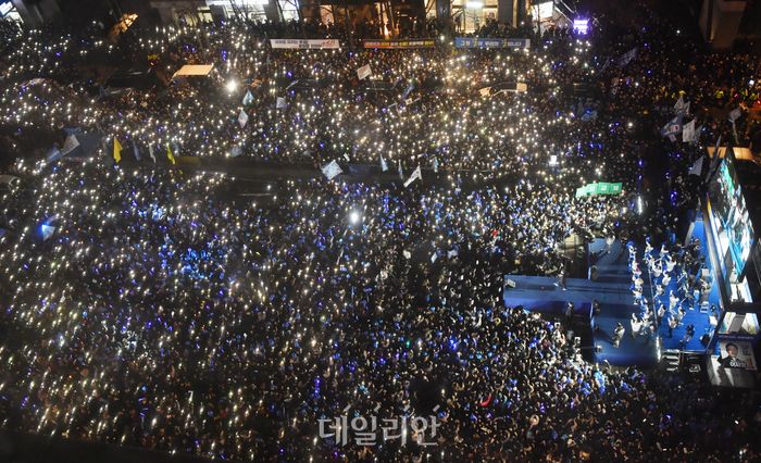 22년도 대선 이재명 광화문 첫유세와 마지막유세 비교 | 인스티즈
