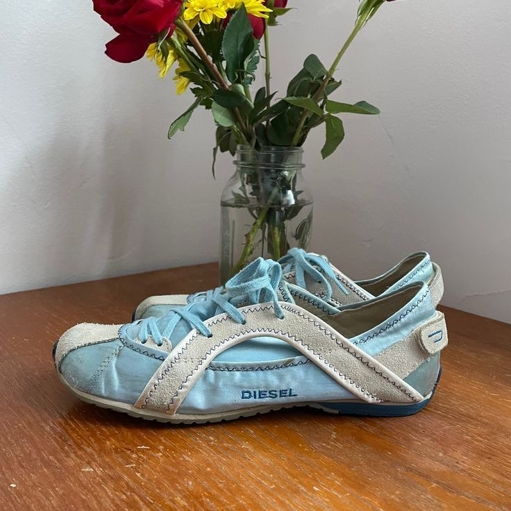  발 끝에서 피어나는 봄🌷 봄 내음 가득 담은 신발들 👟🩰
