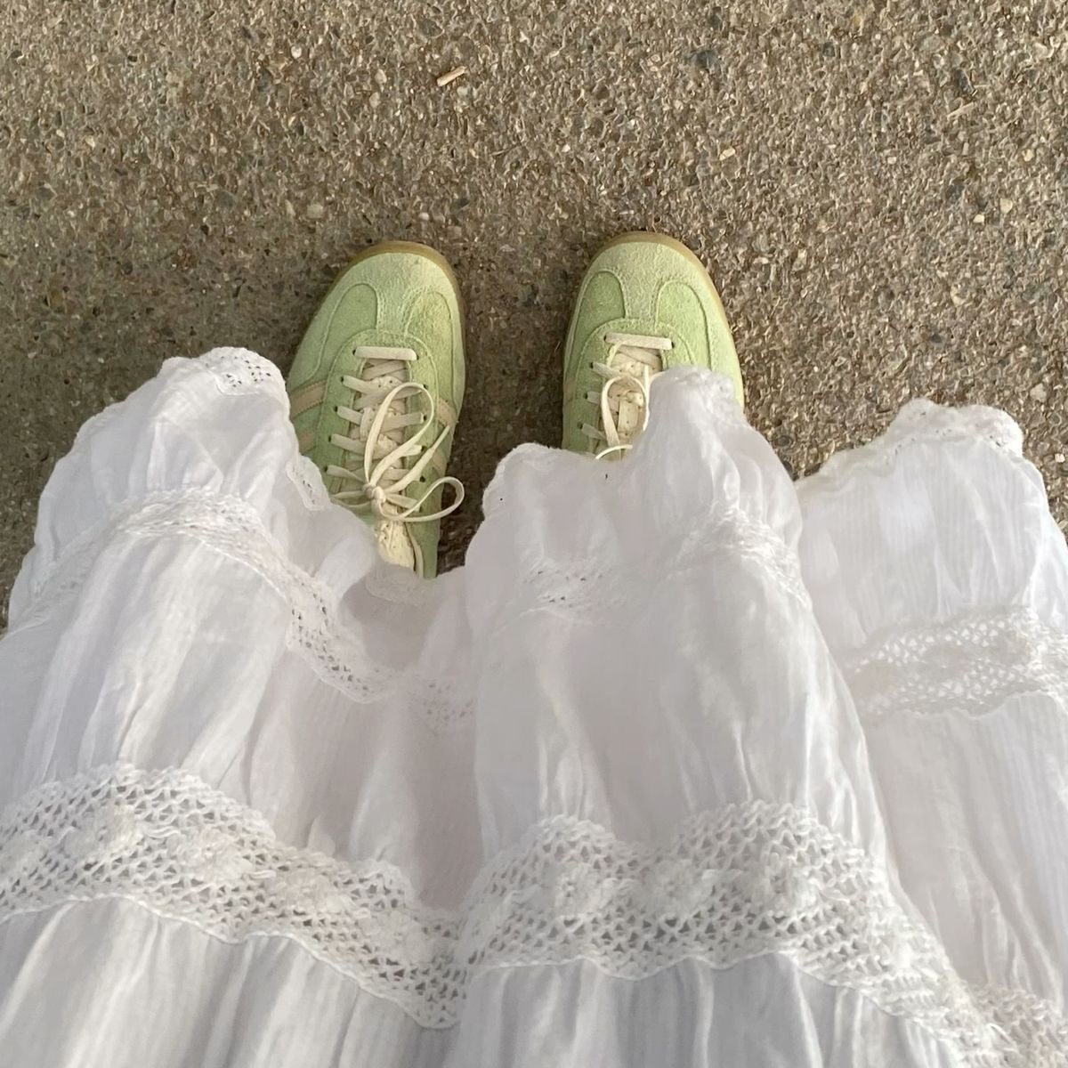 발 끝에서 피어나는 봄🌷 봄 내음 가득 담은 신발들 👟🩰 | 인스티즈