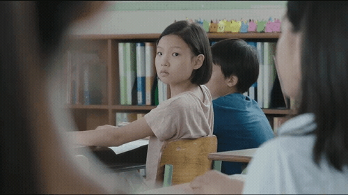  제가 왕따인데 친구가 생겼어요. 근데 왕따인걸 알고나서...gif