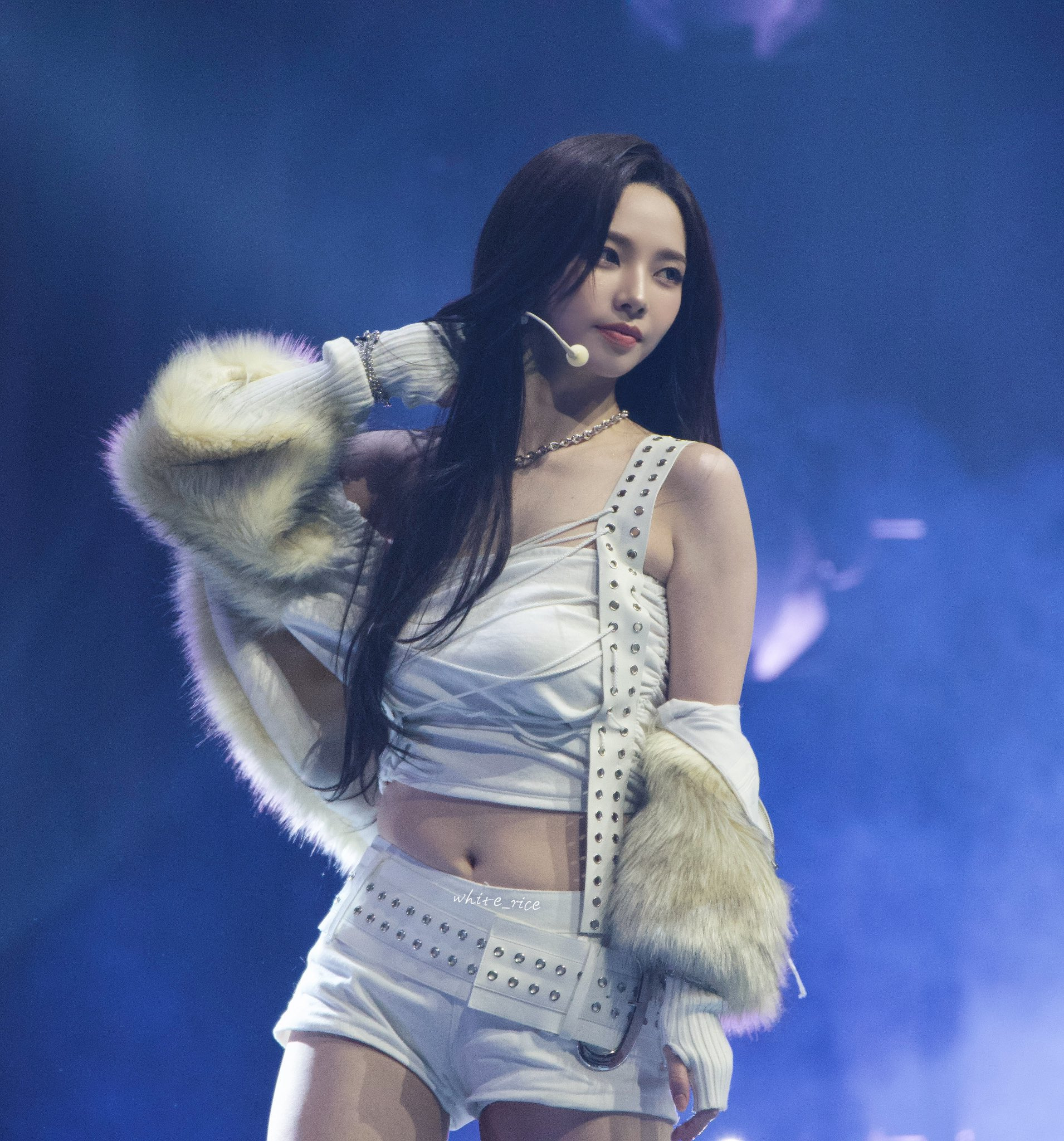 (스압)쫌 많이 예쁜 에스파 카리나.jpgif | 인스티즈