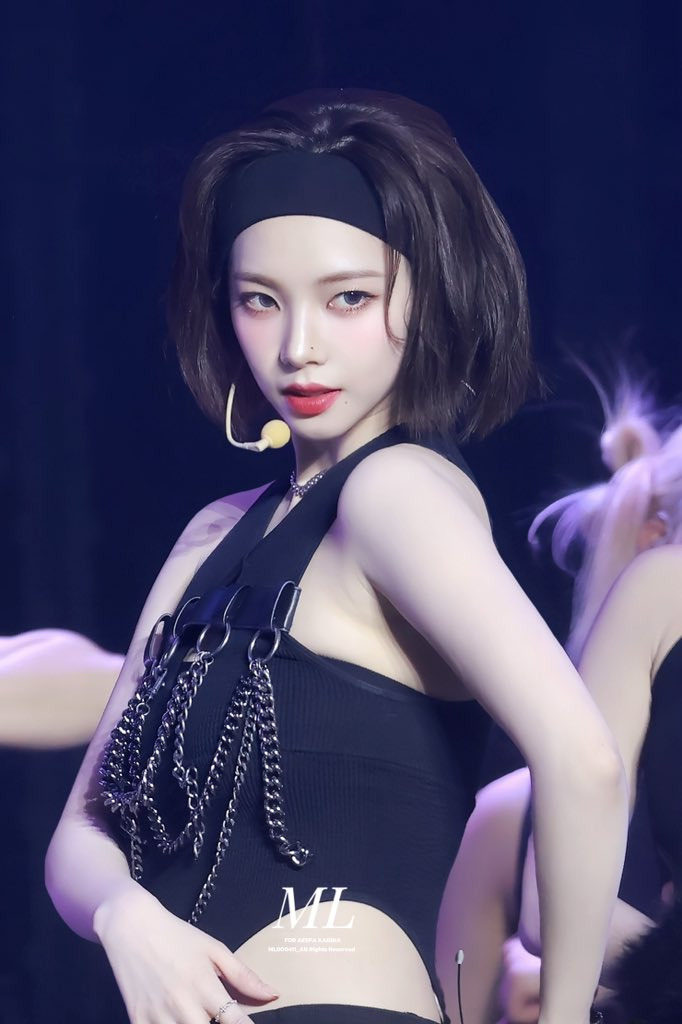 (스압)쫌 많이 예쁜 에스파 카리나.jpgif | 인스티즈