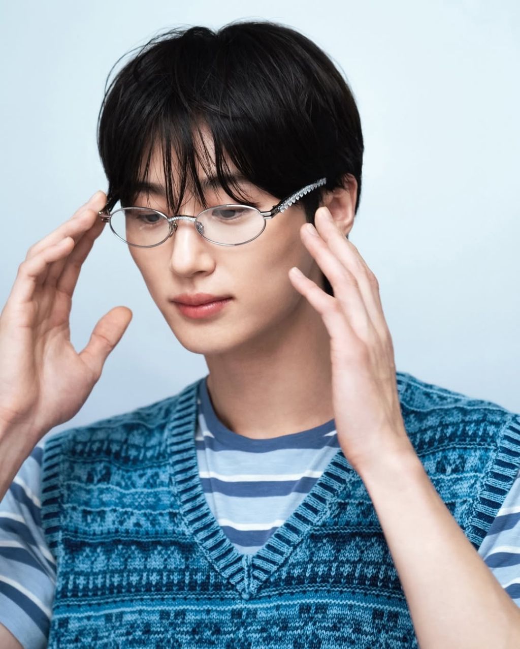 업계 탑 손 모델도 너무 예뻐서 놀랐다는 변우석 손 | 인스티즈