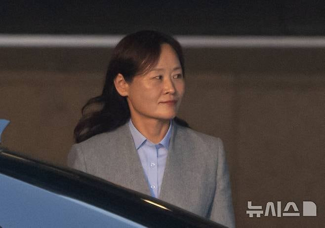 어제자 퇴근하는 헌법재판관들 표정 | 인스티즈