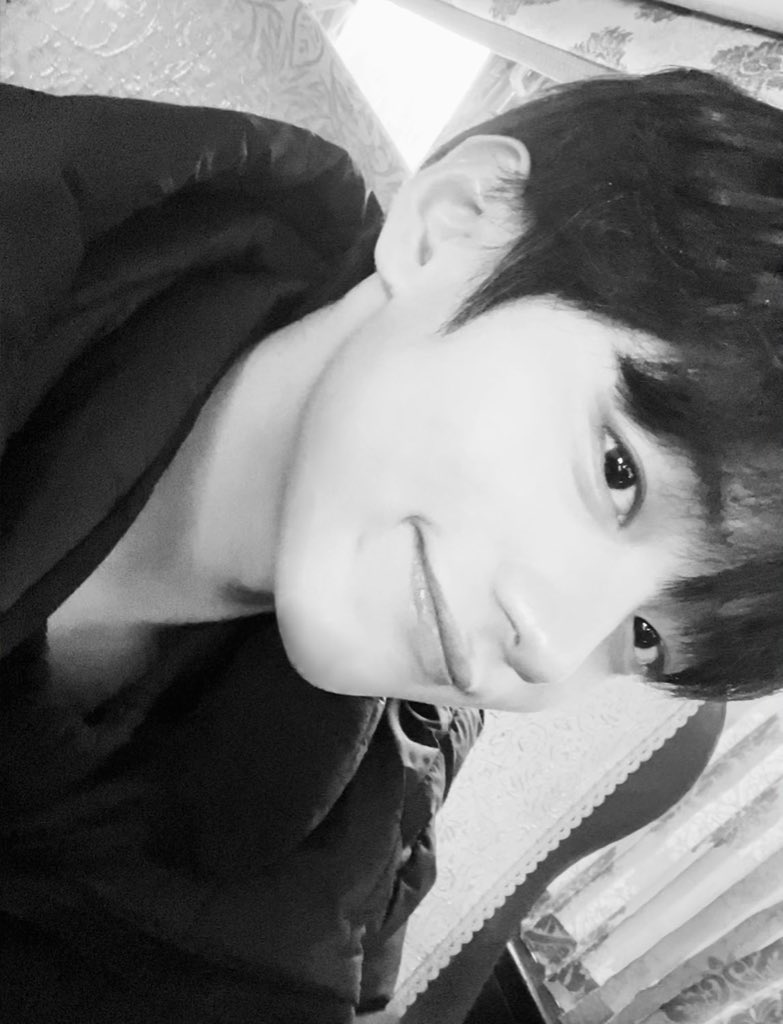 트위터에서 반응 좋은 스타쉽 장규현 연습생 셀카 | 인스티즈