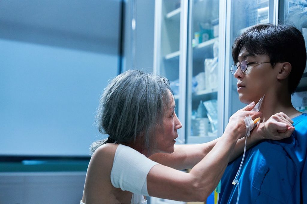 안경콤 자극하는 이번 작품에서 안경쓰고 나오는 남자배우 | 인스티즈