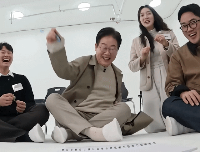 끈끈이 놀이 폭주하는 이재명 | 인스티즈