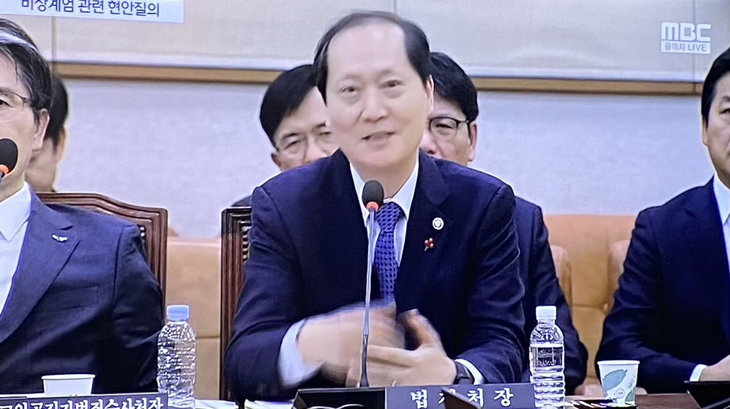 계엄직전 가족들 전부 미국으로 빼돌린 이완규 법제처장 | 인스티즈