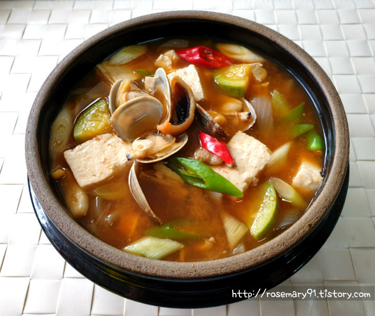 5대5로 격하게 싸운다는 된장찌개 선택 | 인스티즈
