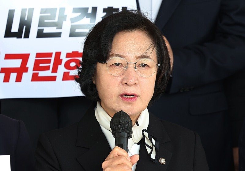 추미애 "예전 전두환 칭송한 이낙연, 국힘과 연대 이상할 것 없어" | 인스티즈