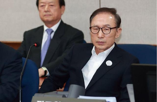 왜 돼지는 포토라인 안 세우고, 지하 지하주차장 통해 법원 가는데? 신종 전관예우냐? | 인스티즈