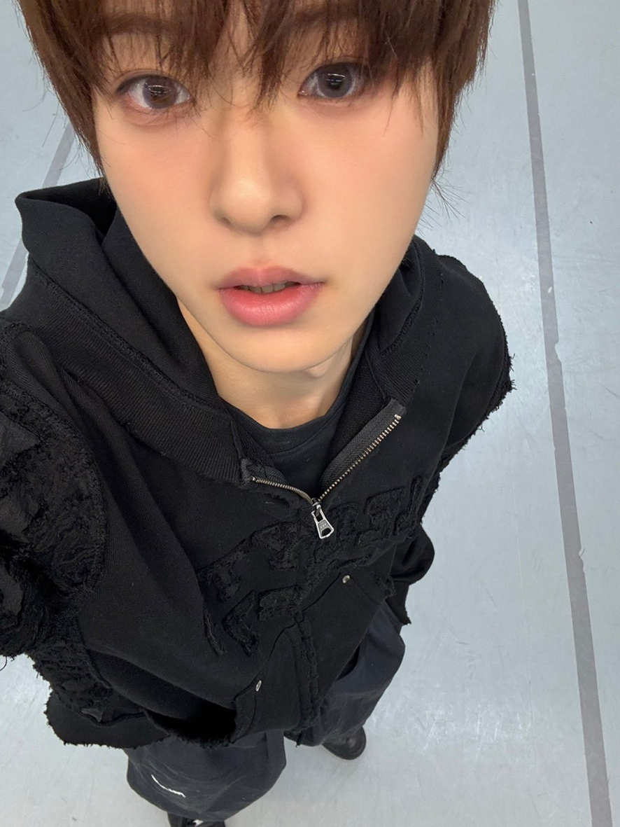 데뷔 초에만 볼 수 있는 어리버리 신인의 맛 보여준 아이돌 | 인스티즈