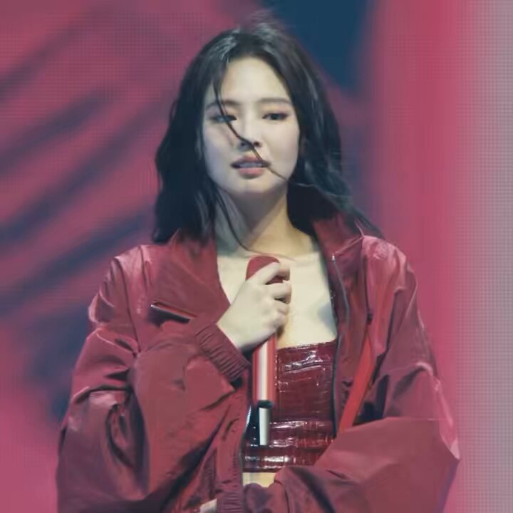 코첼라 무대 끝낸 제니 마지막 표정... | 인스티즈