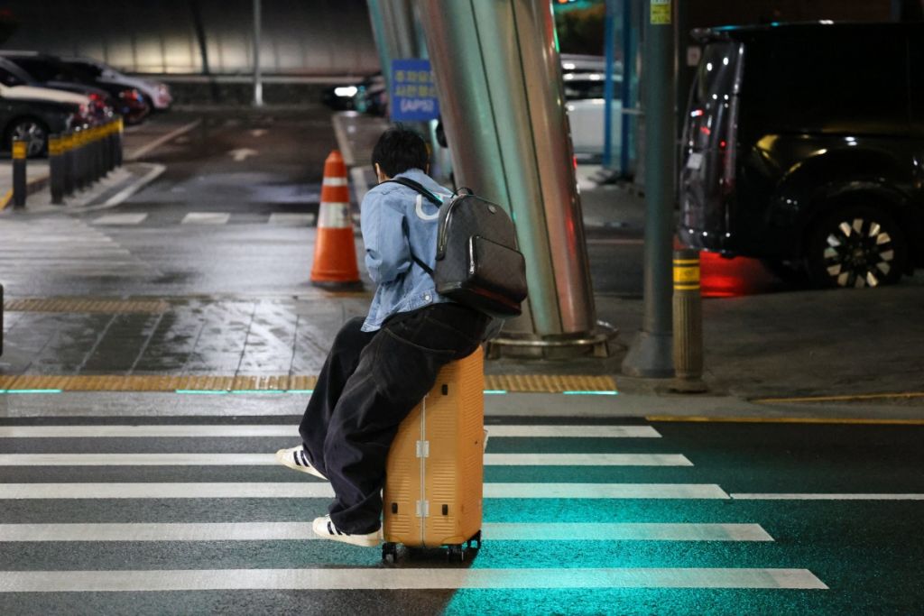 오늘자 박재범 내추럴한 공항 비주얼 | 인스티즈