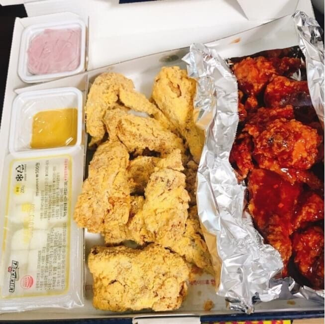  요즘 애들은 잘 모르는 네네치킨 기본 구성...jpg