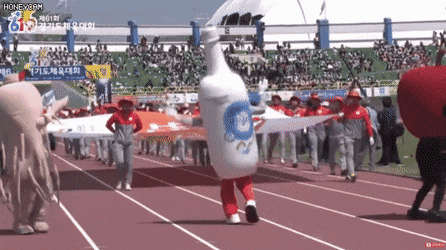  다른지역 빼놓고 본인들만 재밌게 노는 경기도 사람들.gif2