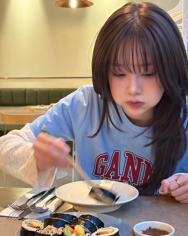  맛있는거 먹어서 행복한 츄