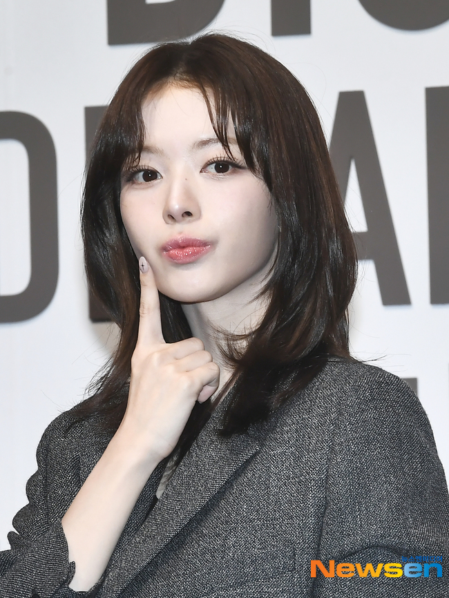 오늘자 머리 자른 배우 노정의 기사 사진 | 인스티즈