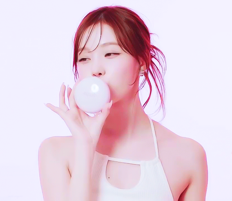 입술 박치기 함 조지자는 윈터 .mp4 | 인스티즈