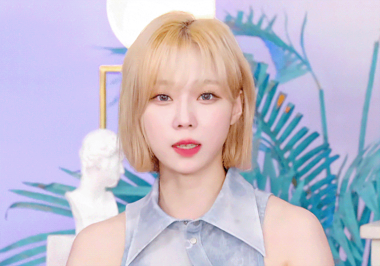 입술 박치기 함 조지자는 윈터 .mp4 | 인스티즈