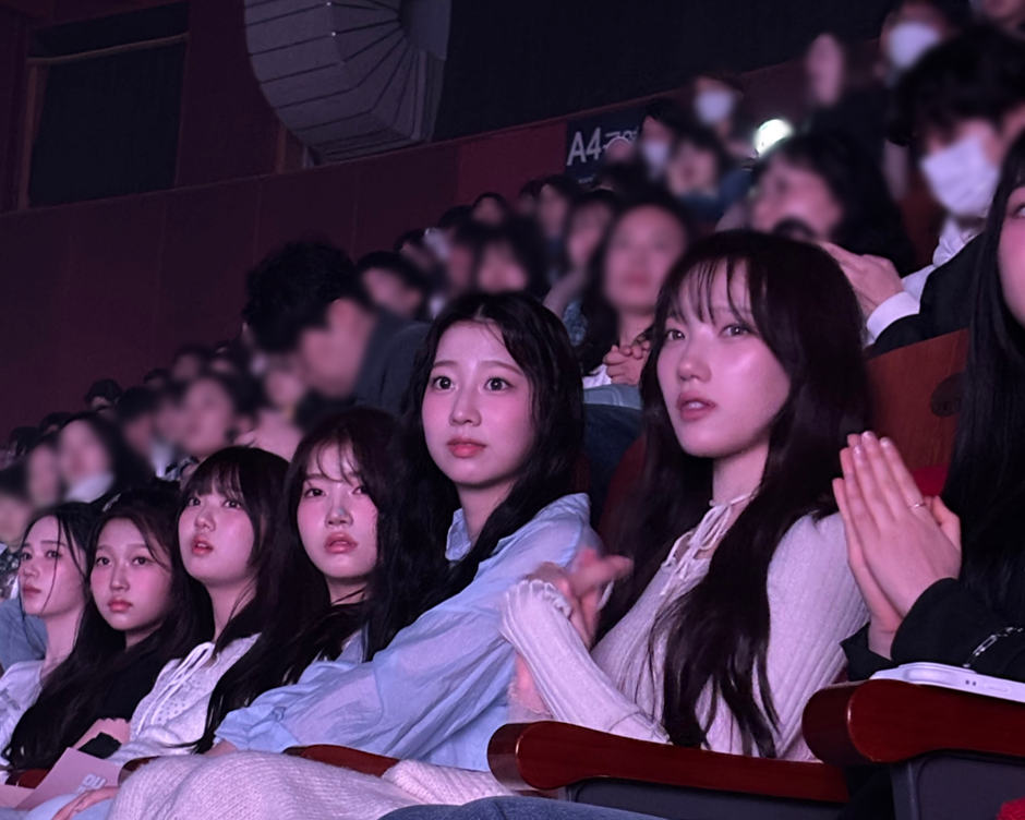 지난주 오마이걸 콘서트에 온 직속 후배 유스피어...jpg | 인스티즈