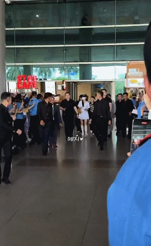  현지 광고 프로모션으로 베트남 입국한 아이브 장원영