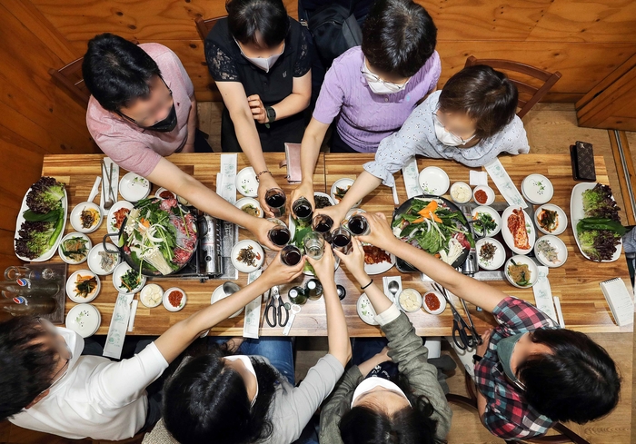 여전히 5:5로 나뉜다는 직장인 | 인스티즈