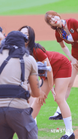 빨강 승무원 유니폼 하지원 치어리더.gif | 인스티즈