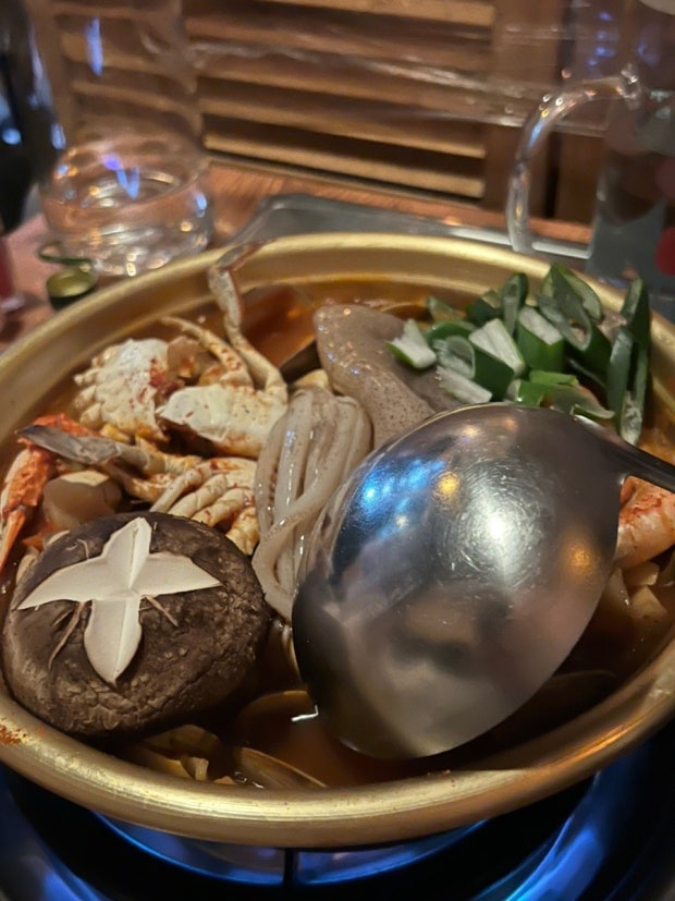 30대 이상만 입장 가능하다는 홍대 동교해물 | 인스티즈