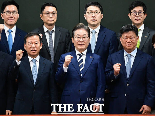 '금투 시장' 들여다보는 이재명 [TF사진관] | 인스티즈