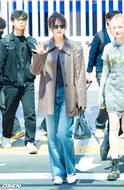  오늘 안유진 일본 출국 기사사진jpg