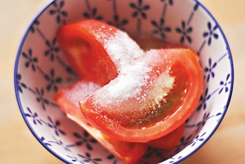 토마토에 설탕 뿌려먹을 때마다 듣는 말 | 인스티즈